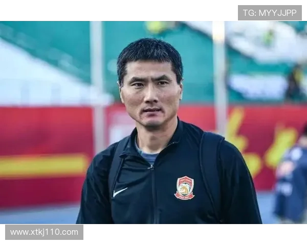 李璇：邵佳一内心坚定 深知国足主帅压力与挑战